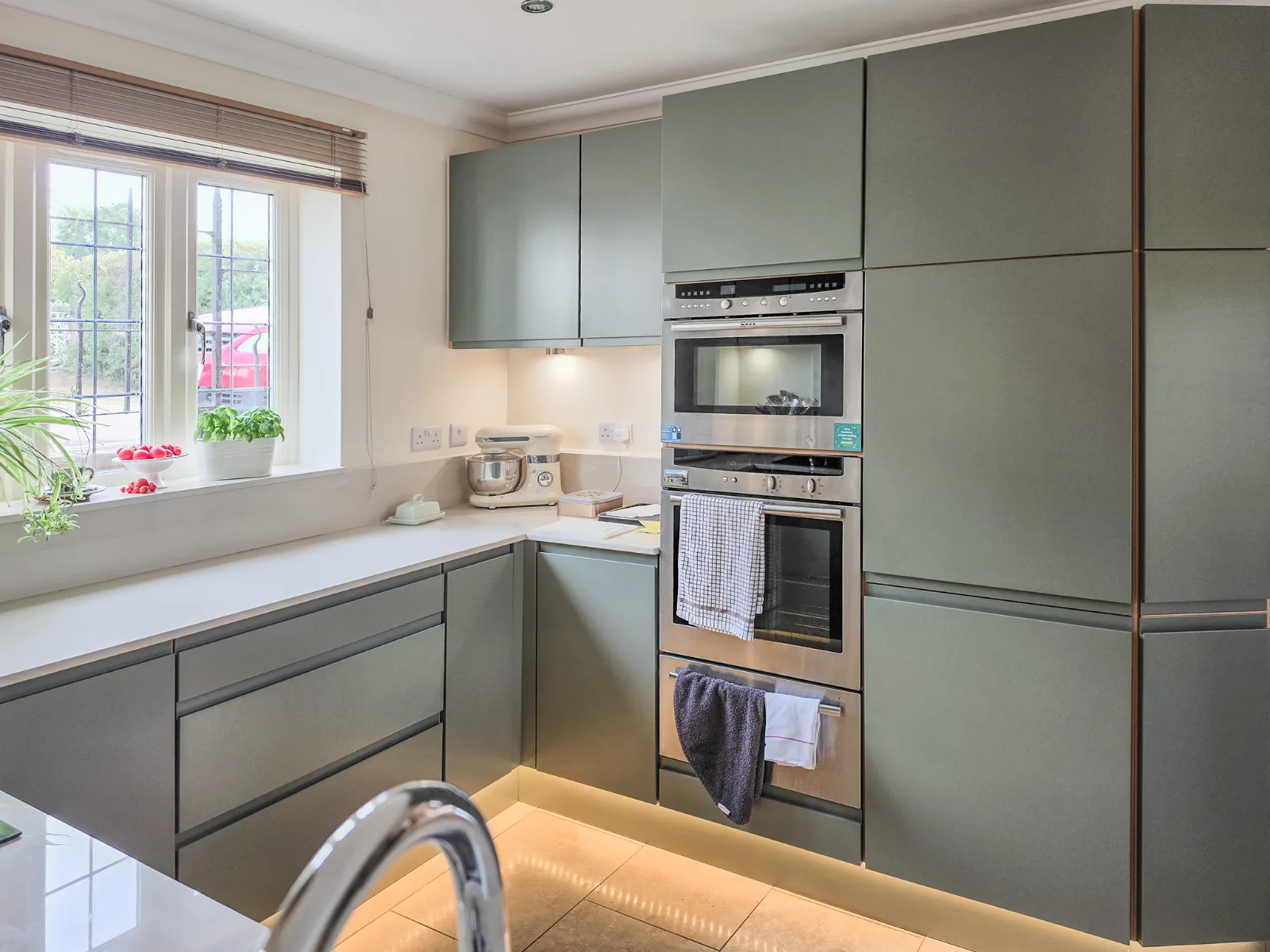 Checking existing cabinets before ordering made to measure doors