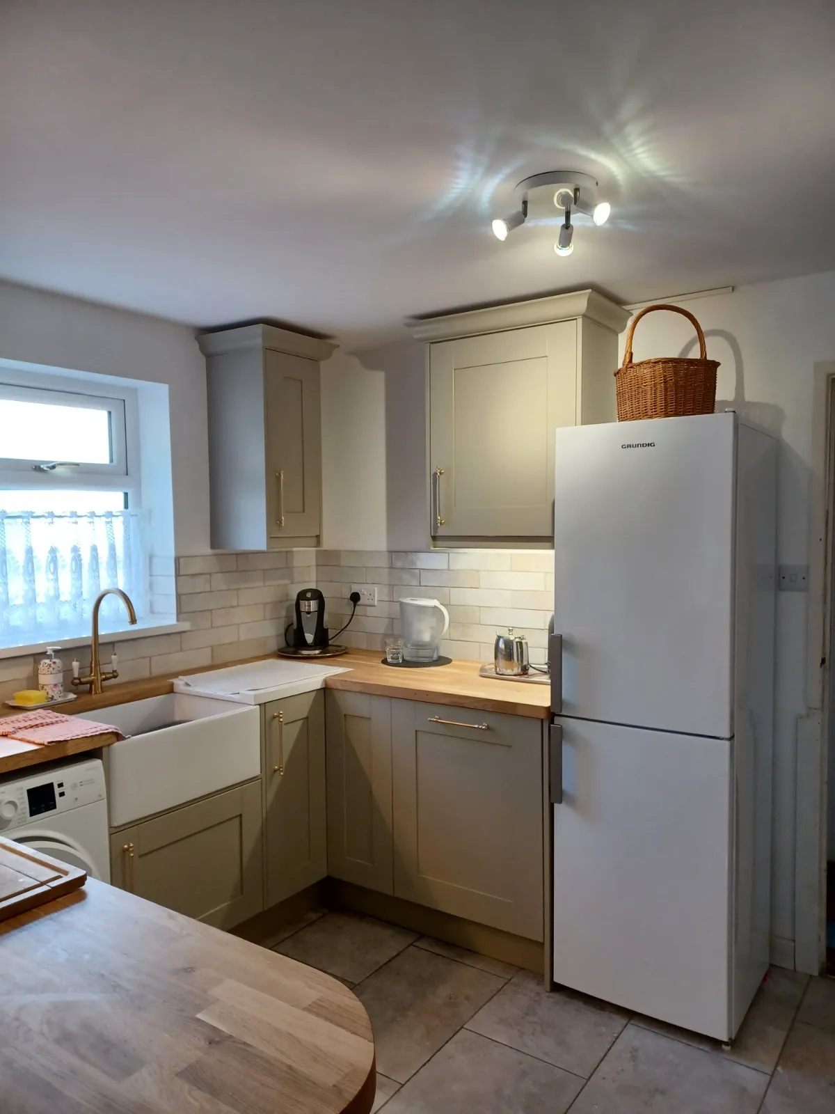 Sinks and Solid Oak Worktops Protection